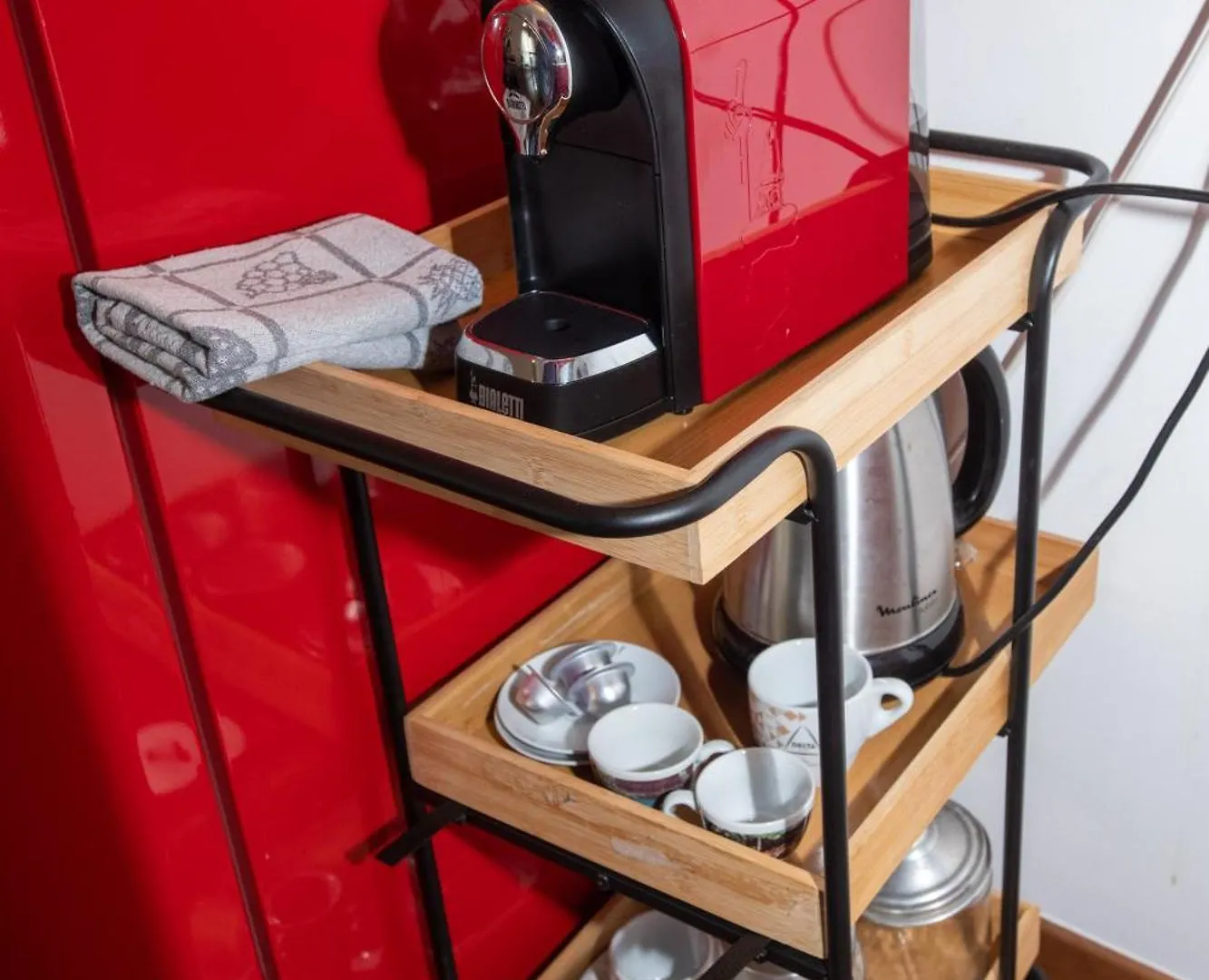 Apartment 10 Minutes Duomo-Elegant Apt Milan Italy