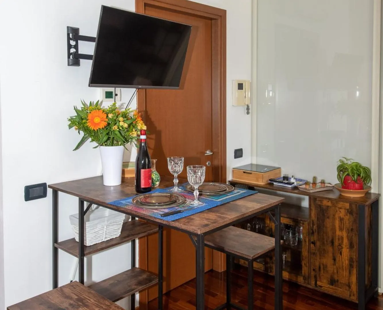 Apartman 10 Minutes Duomo-Elegant Apt Milánó Olaszország